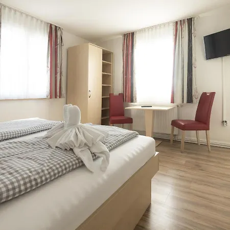 Traube, Ludwigshafen, Bodensee, Seenah Gelegen Couette-café Bodman-Ludwigshafen