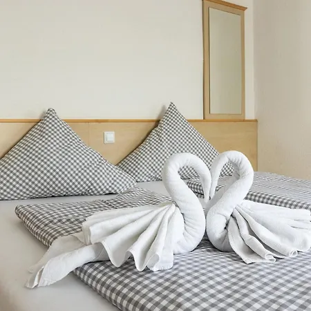 Couette-café Traube, Ludwigshafen, Bodensee, Seenah Gelegen 2*