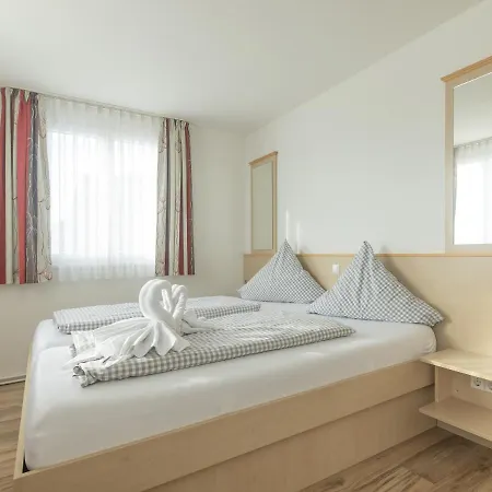 Traube, Ludwigshafen, Bodensee, Seenah Gelegen Couette-café