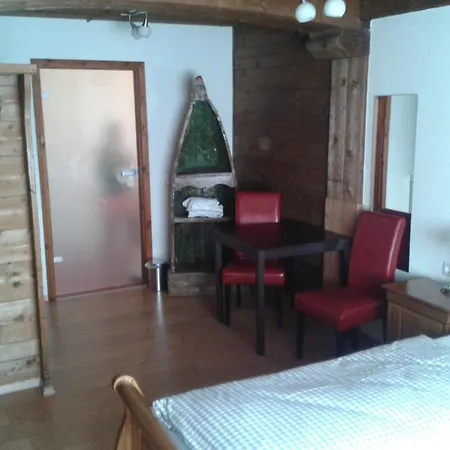 Bed and Breakfast Traube, Ludwigshafen, Bodensee, Seenah Gelegen 2*